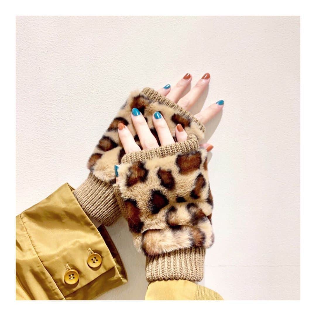 ear PAPILLONNER officialのグルメインスタ