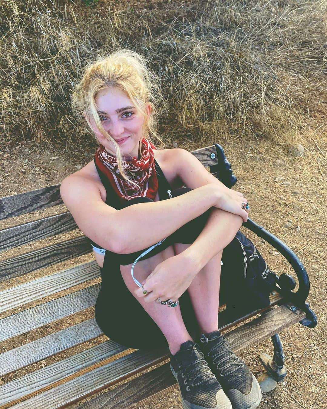 ウィロー・シールズさんのインスタグラム写真 - (ウィロー・シールズInstagram)「Taking a little bench break mid hike」10月25日 9時46分 - willowshields