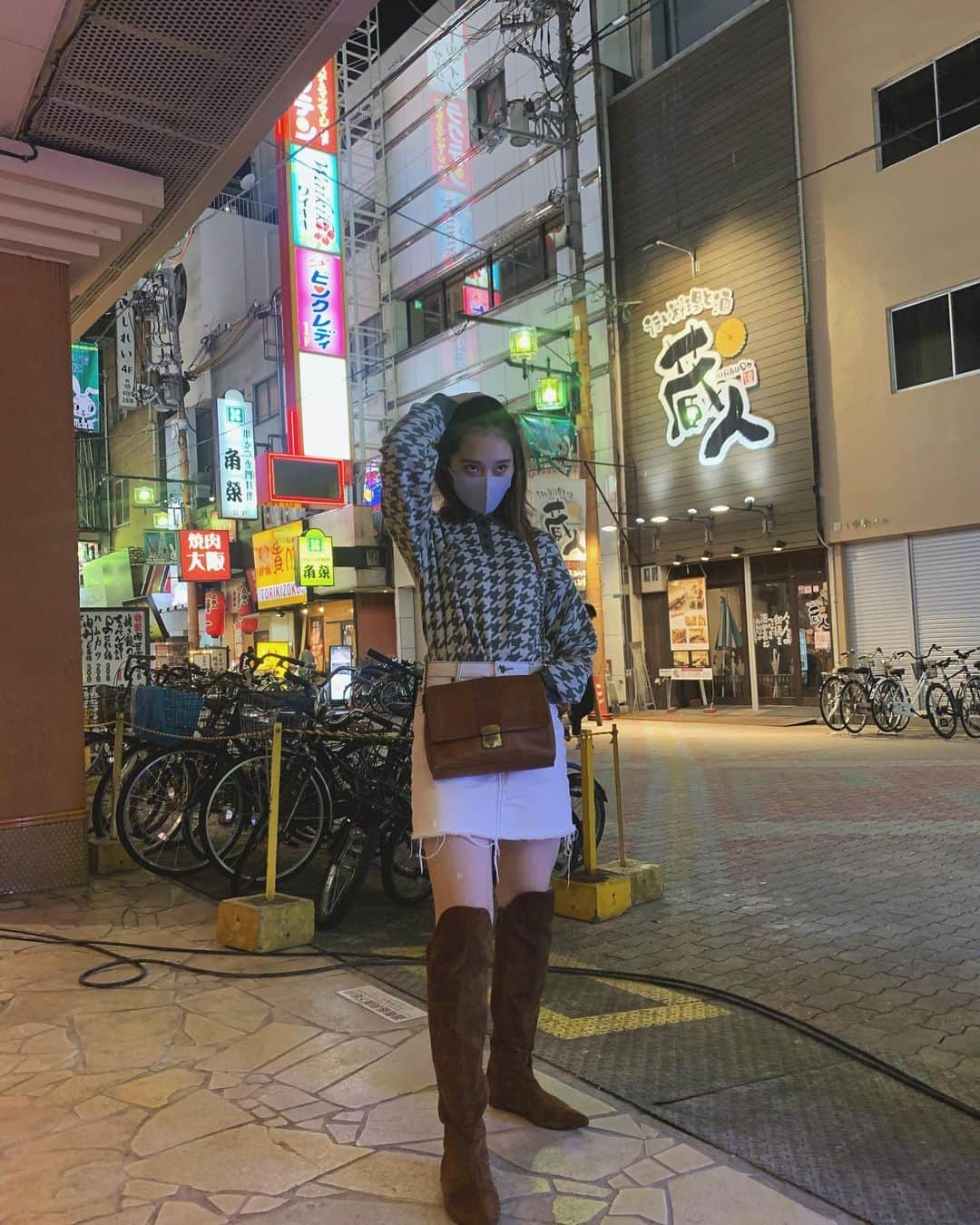 RUNA（竹田瑠奈）さんのインスタグラム写真 - (RUNA（竹田瑠奈）Instagram)「舞台挨拶ありがとうございましたー！映画初出演初主演、そして主題歌まで、、、ありがとうございます。ホラー映画ですが私でも見れたのできっと沢山の方に楽しんで頂けるんじゃないかなと思っております🥶✌️劇場でお待ちしてます。！﻿ ﻿ ﻿ tops___﻿ @laguagem  skirt___﻿ @forever21  boots___﻿ @rodeocrowns_official  bag___﻿ どこかの古着屋 ﻿ #ルナシフク﻿ #tops #laguagem #skirt #forever21 #boots #rodeocrowns #bag #vintage #千鳥柄 #ニーハイブーツ #ootd」10月25日 20時46分 - runacccc