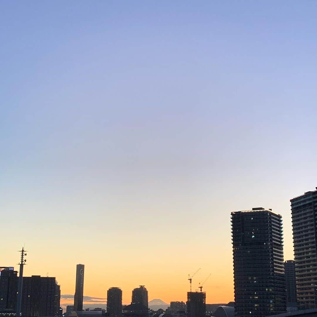 吉田知央さんのインスタグラム写真 - (吉田知央Instagram)「そして綺麗な夕焼け」10月25日 19時24分 - chihiro__yoshida