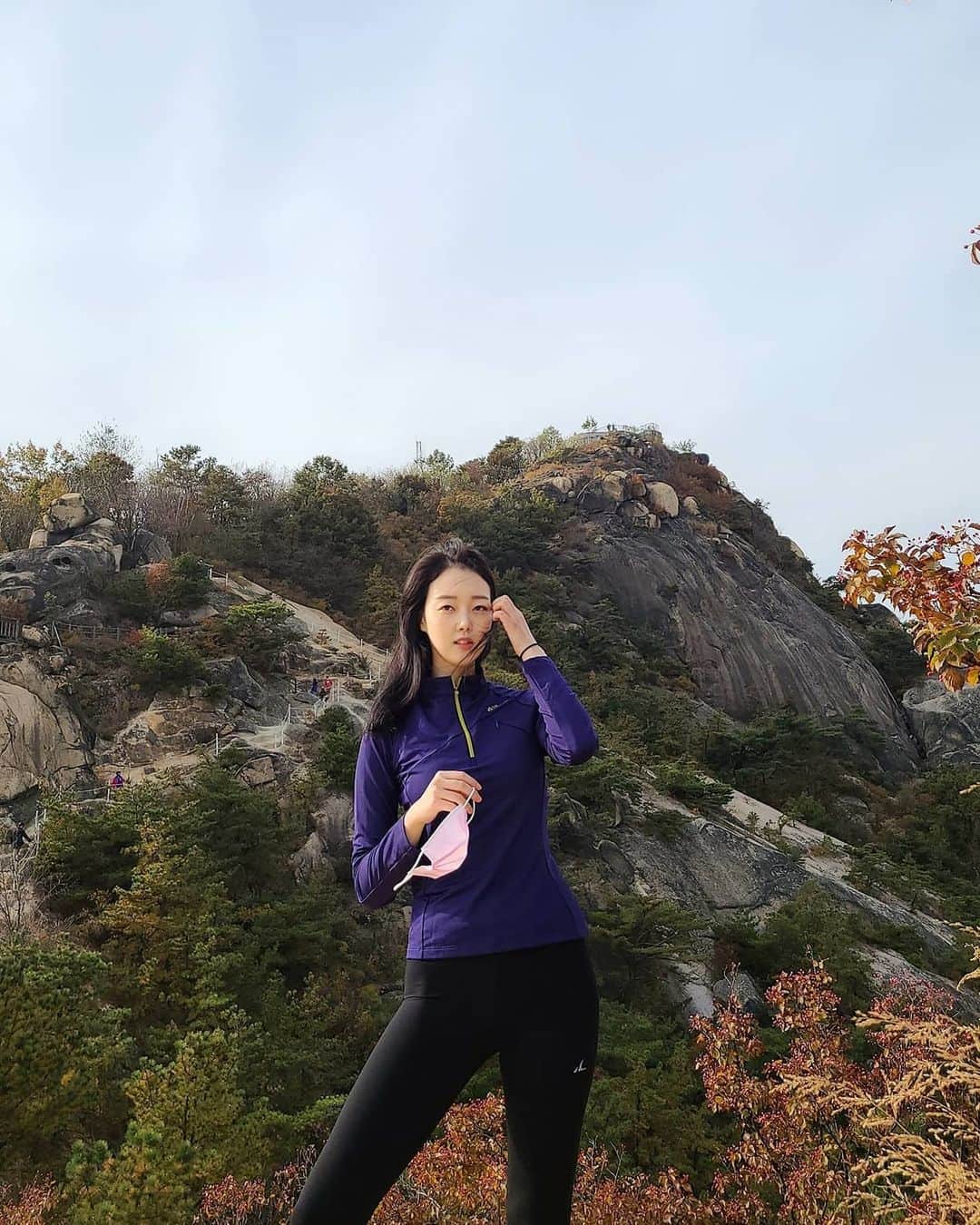 ユン・ダヨンさんのインスタグラム写真 - (ユン・ダヨンInstagram)「딱 좋은 날씨 #등산」10月25日 19時25分 - _yundayeong