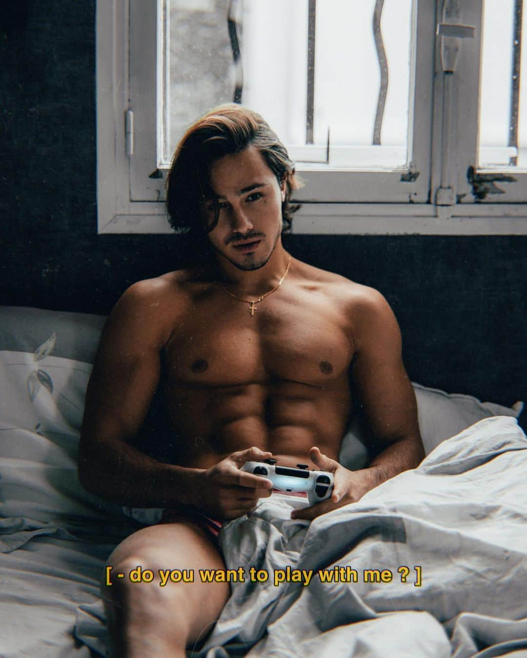 Enzo Cariniさんのインスタグラム写真 - (Enzo CariniInstagram)「Sunday mood 🎮 what are you doing today ?」10月25日 20時00分 - enzo_carini