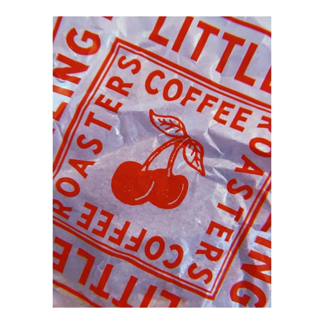 木下流声のインスタグラム：「. 🍒🍒🍒 . . . #littledarlingcoffeeroasters #cafe #coffee」
