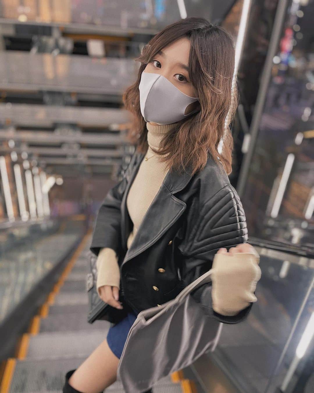 のインスタグラム：「#iphone12pro 画質良過ぎ  #今まで7plusでよくがんばった #4年間ありがとう  #ootd#outfitoftheday#dayoff#autmnfashion#me#louisvitton#vsco#chanel#me#ginza#tokyo#japan#brandymelville #iphone#iphone12#秋服#コーデ」