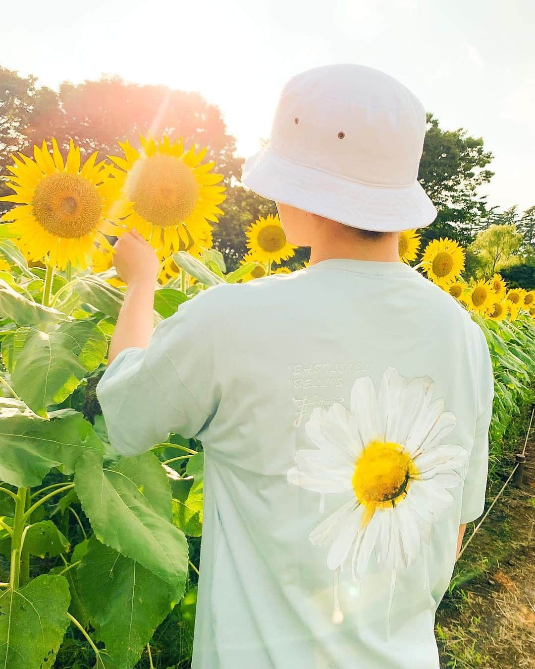 KENZO さんのインスタグラム写真 - (KENZO Instagram)「もう寒くなってきましたね🍁  また見たいなぁ🌻🌻🌻  @high_five__official   #flower #summer  #autumn  #ひまわり  #マーガレット #highfive #fashion」10月25日 20時15分 - dapump.kenzo