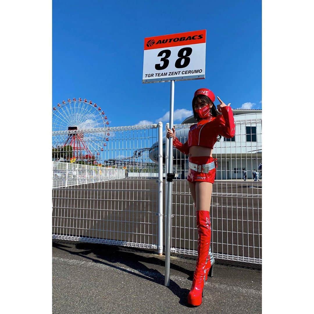 高橋菜生さんのインスタグラム写真 - (高橋菜生Instagram)「. SUSERGT Rd.6 鈴鹿サーキット  本日グリットを担当させていただきます！ 久しぶりだからちょっと緊張する😂  38号車 TGR TEAM ZENT CERUMO の応援よろしくお願いします❤️ . #zentsweeties202010  #ZENTsweeties #ZENTsweeties2020 ##TGRTEAMZENTCERUMO #TGR #CERUMO #38 #38号車　 #SGT #supergt #motorsport #rq #レースクイーン #高橋菜生」10月25日 11時38分 - nao1118takahashi