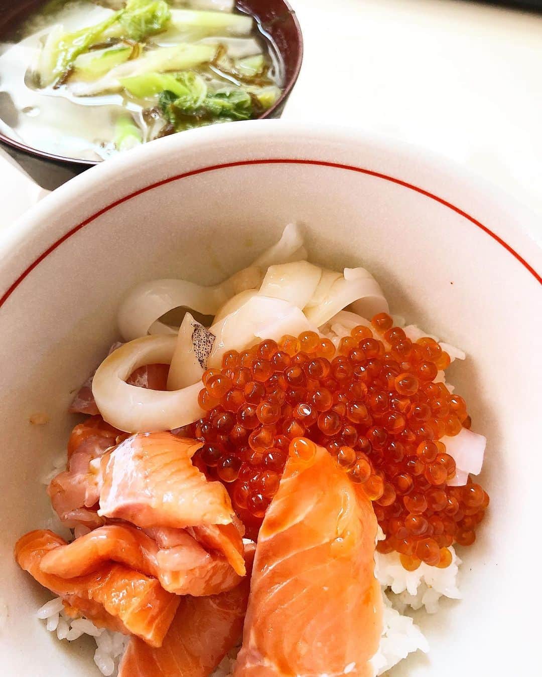 hoshinofumikaのインスタグラム：「綺麗に並べられてるものが美味しいとは限らない。 美しく見せているものが安全とは限らない。 🍚 みんなはご飯のお供、なにが好き？ 教えて〜👩‍🌾💓」