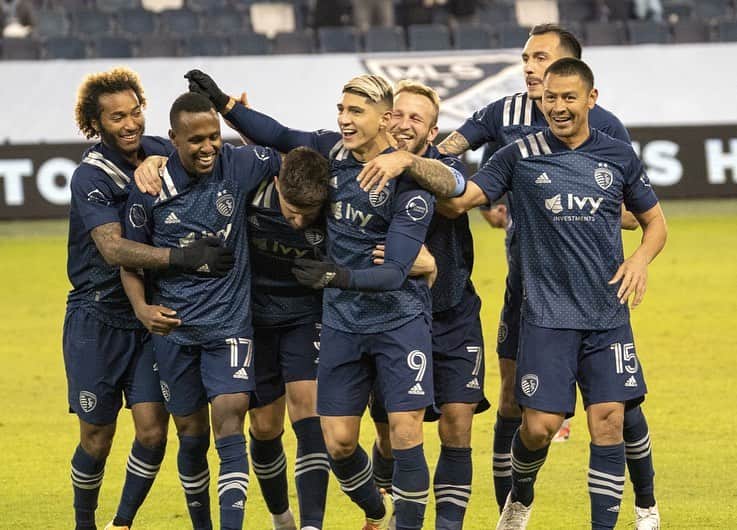 Major League Soccerさんのインスタグラム写真 - (Major League SoccerInstagram)「@sportingkc DOMINATE with four goals & go top of the West 🔥」10月25日 12時01分 - mls
