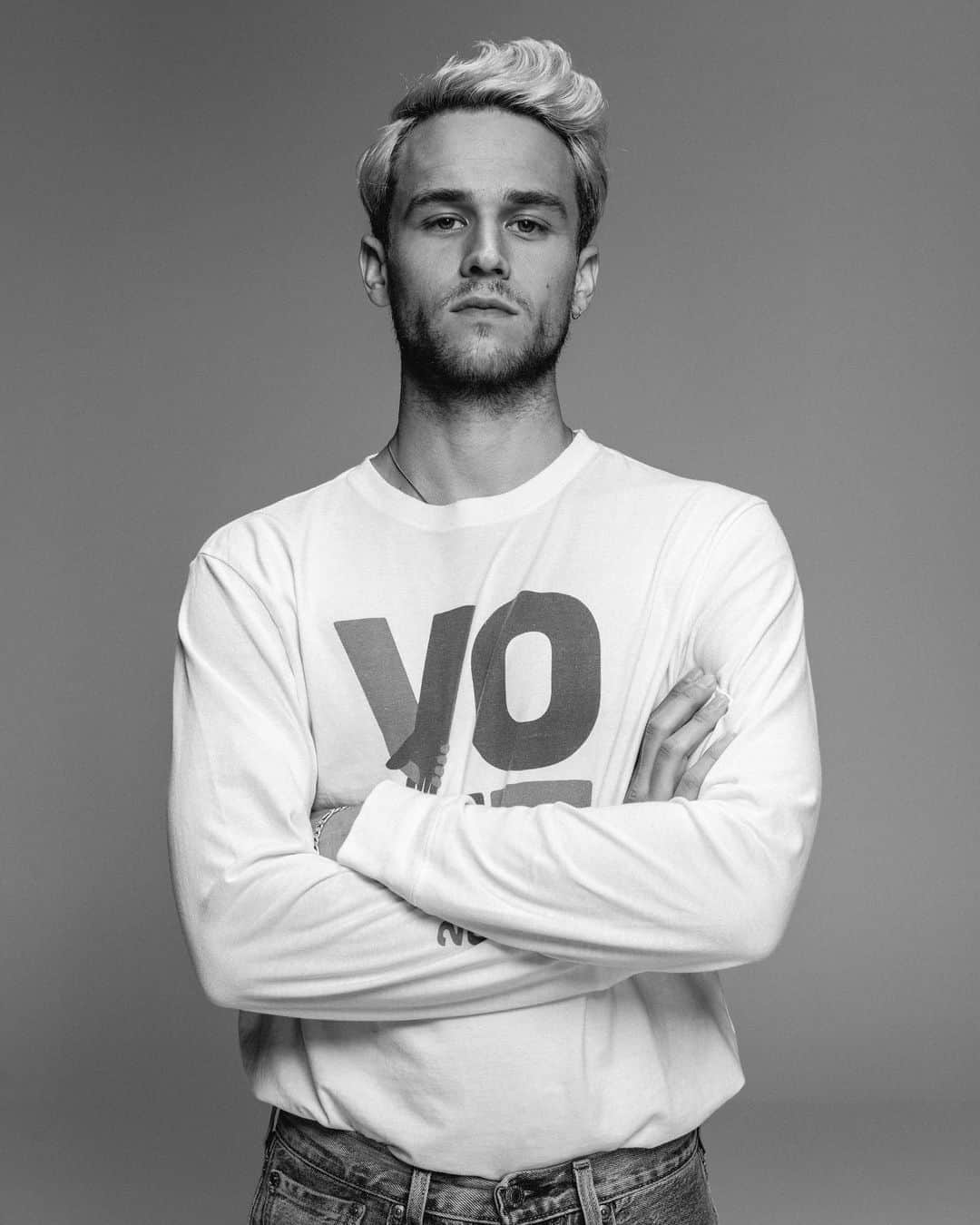 Levi’sさんのインスタグラム写真 - (Levi’sInstagram)「Brandon Flynn  Actor & Activist   "Voting, to me, when everyone can vote fairly, is a clear example of our potential Freedom as Americans. It is a way to have our voices heard as a collective, it is a way to inspire and be a part of change. Each vote counts, even down to the Electoral College, it is our individual voices that make the difference. We have responsibilities as members of a Country to vote for our liberties and how the systems we live in function. Importantly, too, voting on a local level helps ensure that our voices and our belief systems are being looked after, supported and lifted. By electing our local Judges, DA officials, etc.; WE make this happen.    As many of us are sitting at home wondering if another stimulus check will come, if $1200 is a defining number of our worth, as people are sick and dying and COVID-19 cases rise, as many of us are beginning to wake up to the systemic racism we operate within, the level of white supremacy that runs rampant in our government, our wallets, and our current administration…we can only move towards a gradual progression in the other direction, a direction in a system that reflects a world that a community can imagine, a much more beautiful and caring world. My vote this election is my commitment to fighting for better options on the 2024 ballot, it is my commitment to fighting for my marginalized neighbors lives, it is a commitment to fight for human rights to not be a discussion that needs to be voted on, but something that is agreed as a given and essential in opening the doors to a future of possibilities and improvements that we are too blind to see now. Voting is about putting our worth out there, defining it for ourselves together, and letting a system know that we are here, we won’t settle, we have rights, and we will fight." . Photography by: @djenebaaduayom Styling by: @ecduzit」10月25日 11時56分 - levis