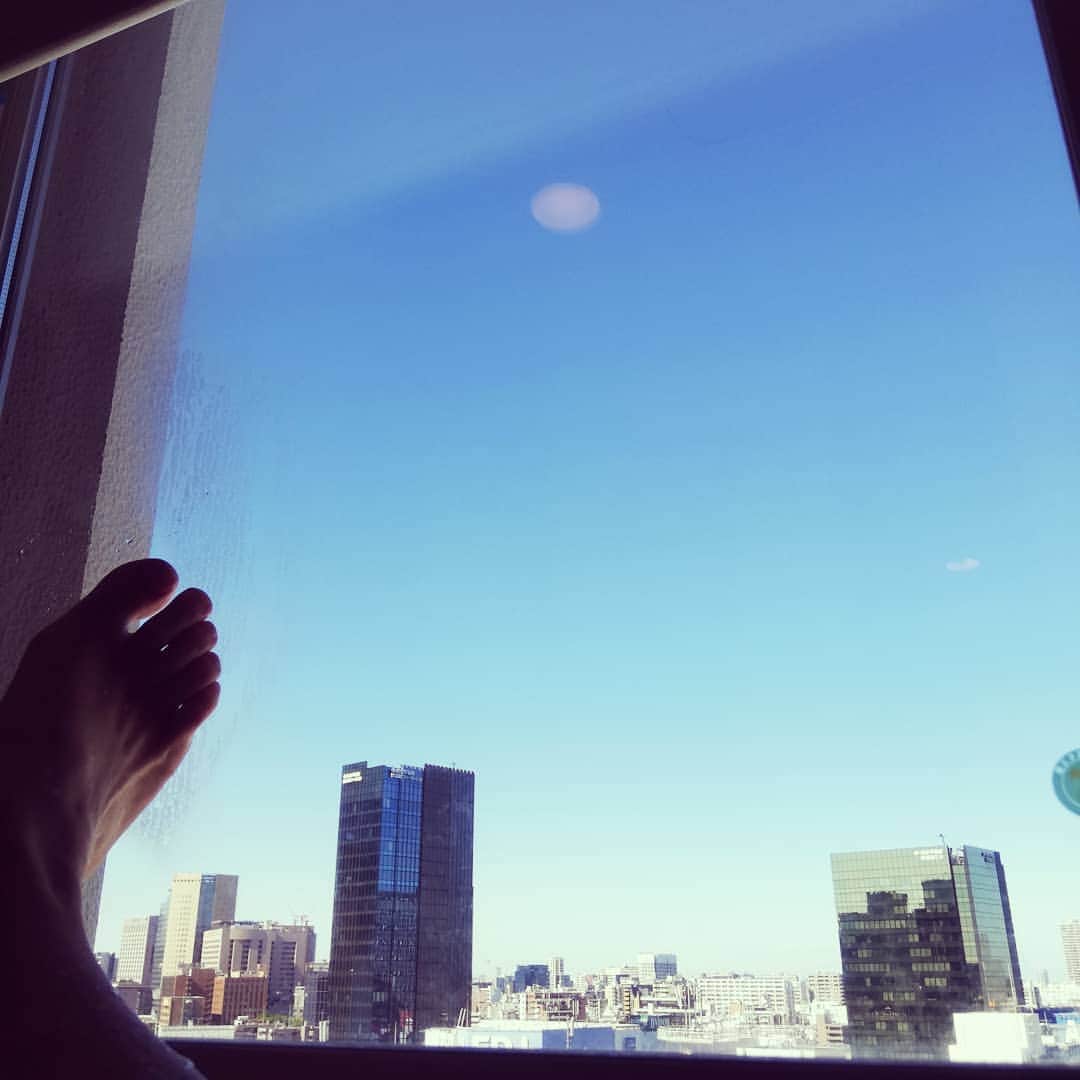 松本隆博のインスタグラム：「。 一句！！  湯船から‥ 見下ろす東京‥ あしからず(^^)‥  松本山頭歌」