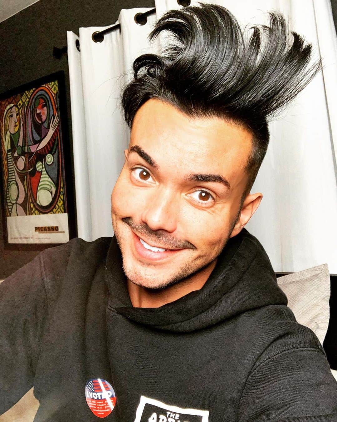 アンソニー・ラモスのインスタグラム：「Go vote even if your hair looks like this! #voteearlyday 📢」