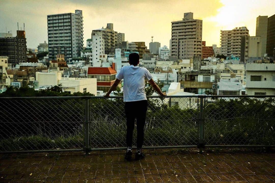 尚玄さんのインスタグラム写真 - (尚玄Instagram)「I’m flying back to #Okinawa again. So excited to be part of this project with a truly talented director!   東京での雑務を済まし、再び沖縄へ。ご一緒したかった監督との新作がクランクイン。  Photo by @officemigi #CatLover #Kitty #Cat #猫 #猫好き」10月25日 12時23分 - shogenism