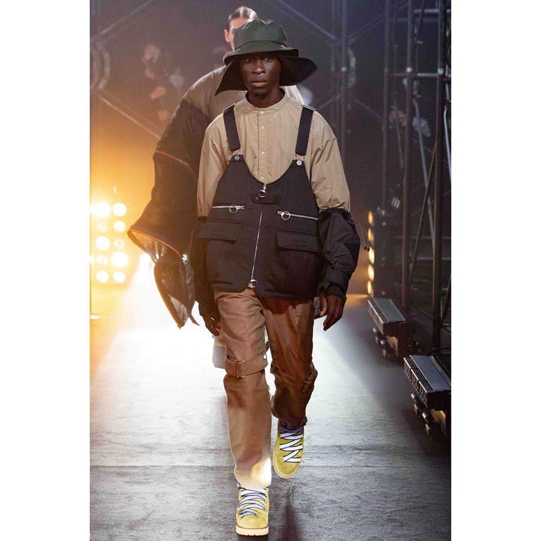 ミーンズワイルのインスタグラム：「[SS21 Collection “ERROR”]  Designer: Naohiro Fujisaki @naohirofujisaki (meanswhile) Stylist: Masataka Hattori @masataka_hattori  Make-up: Nobuko Maekawa @nobukomakeup  Hairdresser: Hori @hori_0227 (Be natural)  Press: Taisuke Nakamuro @taisuke_nakamuro (muroffice Promotion Planning)  Tetsuya Shimada @shimadaccho (muroffice Promotion Planning)  Tatsutomo Sakuragi @zon_sakuragi (muroffice Promotion Planning) Homare Ito @h____m____r (muroffice Promotion Planning) Public Relations: Nozomu Tanaka @tanakanozomu (Revolution PR) Norimasa Shirai @shirainorimasa  Sales: Akira Kudo @tetsurarara    Yuki Ogura @yuukiogura   Music by D.A.N:  @d.a.n._official Daigo Sakuragi @daigoos  Jinya Ichikawa #jinyaichikawa Hikaru Kawakami @kawakamiteru   Show Direction: Tatsuhiko Kataoka @tatsyche (bon) Show Direction Assistant: Yume Kugo #yumekugo (bon)」