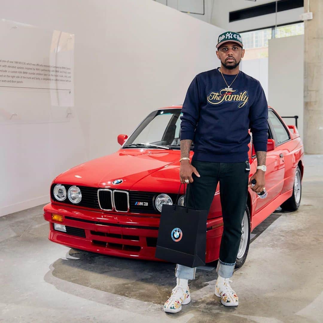 ファボラスのインスタグラム：「Dare i squeeze 3 at ya Cherry M3.. Bang every MC easily..  [shot by @ianevanlam]   #KITHxBMW」
