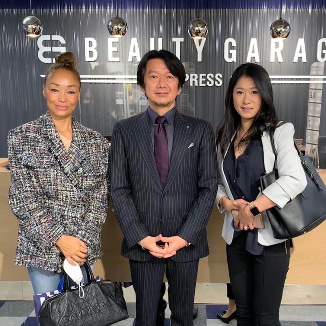 のインスタグラム：「with Beauty Garage CEO and SoHo Style CEO. ご縁に感謝 目標高くがんばる✨ #happy #healthandwellness #awakeningexercise #cellbeauty #frequency @cellulambeautysystem」