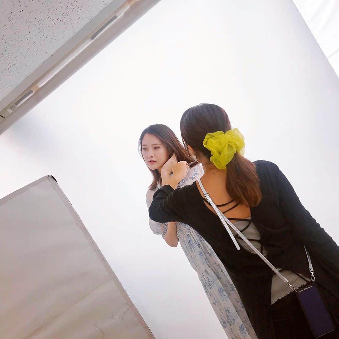 トリンドル瑠奈さんのインスタグラム写真 - (トリンドル瑠奈Instagram)「アイコンの写真を撮影した際のオフショットです！  玲奈と一緒に撮影していたので、実は2人バージョンもあるんですよ☺️  @fumikoshibata_  さんに撮って頂きました🌷」10月25日 13時24分 - tori_luna0310