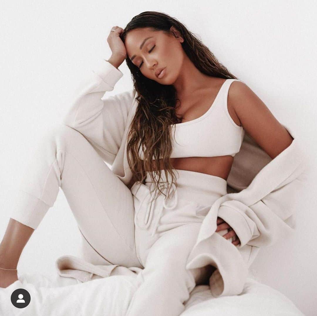 アンジー・マルチネスのインスタグラム：「u been working all your life. ive watched u get knocked down and get back up too many times to count.  through it it all, your heart and your faith have never wavered.  You deserve every single win today and every day!!! Love u lil momma! and congrats on the launch of #lavoûtelounge aside from maybe nilda, papa joe,  claud, Iz and the familia... no one is prouder of u than me! and i have already ordered one of everything!!!! 😘😍❤️ Happy Birthday!!!! @adriennebailon 🎂🎉🥳」