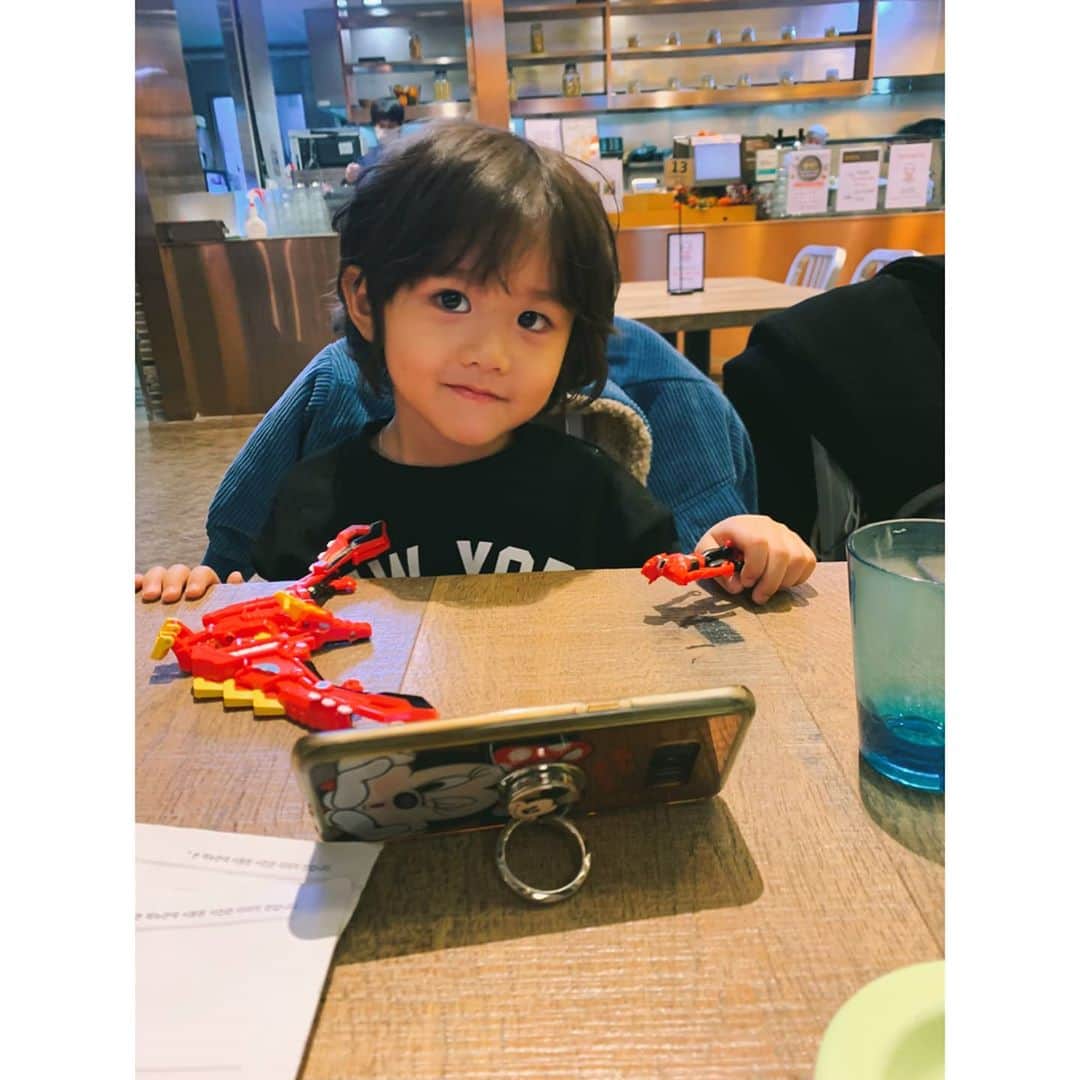 のインスタグラム：「#엄마와아들👩‍👦❤」