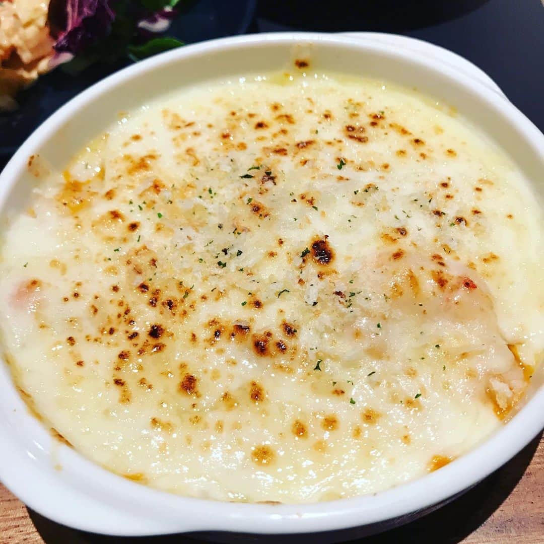 のインスタグラム：「そのグリーンスプリングスの中にある「100本のスプーン」。みんなのファミレス、というふれこみらしいですが史上最高のファミレスだと感心した一軒。経営はスープストックトーキョーらしい。 マカロニグラタン、ほうれん草のソテー、あか牛のグリル…パスタもおいしそうで迷うこと必至。ハーフサイズメニューも豊富であれこれ楽しめる仕掛け。店員さんも親切で感じがいい。いいお店だなあ。それこそ近所に欲しい…毎週通いたい。 二子玉や豊洲、現代美術館にもあるらしい。ソラノホテルに泊まってここで夜ご飯、またはチェックアウト後にランチ食べるコース、おすすめします。 #yummy #restaurant #greensprings #tachikawa #tokyo #foodporn #foodie #100本のスプーン #グリーンスプリングス　#立川　#おいしい　#洋食　#ソラノホテル　#いいね立川」