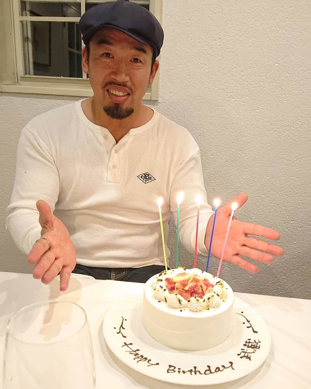 武蔵さんのインスタグラム写真 - (武蔵Instagram)「サプライズ誕生日ケーキ、嬉しかった。  ありがとうございました！  #武蔵 #感謝  #thankyou」10月25日 14時23分 - musashi_k1karate