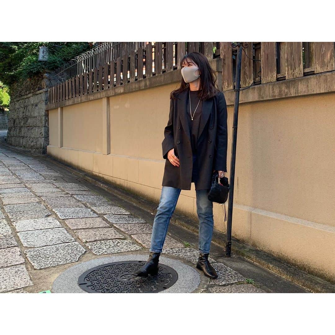 liiiiche23のインスタグラム：「・﻿ ・﻿ 父の誕生日ランチで京都に🍴🎂🍷﻿ 喜んでくれてよかった🥺✨﻿ ﻿ そんな日のコーデ。﻿ お気に入りのジャケット🧥﻿ 茶色のセーターを合わせて、﻿ ちょっとおじさんぽい色合い（笑）に﻿ デニム合わせで👖﻿ @stunninglure のセーターは着心地が良すぎて色違いで持ってる🧶﻿ @zara のブーツは歩きやすぎて、﻿ 最近こればっかり履いてしまってる😅﻿ ・﻿ ・ #code #coordinate #fashion #instafashion #outfit #ootd #outfitoftheday #dailylook #dailylook_japan #dailylook_jp #deuxiemeclasse #ドゥーズィエムクラス #ジャケット #ジャケットコーデ #stunninglure #スタニングルアー #upperhights #denim #デニム #zara  #ザラ #ブーツ #bottegaveneta #newbottega #newbottegaveneta #ボッテガヴェネタ #ボッテガ」
