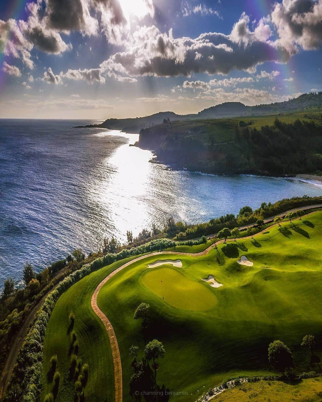 HYPEBEASTさんのインスタグラム写真 - (HYPEBEASTInstagram)「@hypegolf: @channingbenjaminphotography captures a panoramic view of the ocean and surrounding mountains at @kukuiula, an exclusive club and resort community on the south shore of Kauai. Tag a friend that needs to play here.⁠ Photo: Channing Benjamin」10月25日 15時00分 - hypebeast