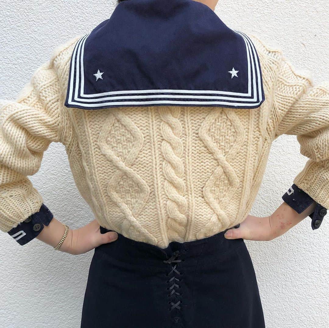 NUTTY Vintage&Collectibleのインスタグラム：「🍃NEW ARRIVAL🍃  ☑︎vtg sailor collar tops ☑︎old white knit sweater ☑︎vtg 40's 50's sailor pants  セーラーカラーがキュートなトップス入荷いたしました。 春夏のイメージがありますが、ニットを重ねて 襟や袖元を覗かせて秋冬仕様にシフトチェンジ♡  💌DMより詳細/通販承っております💌  ------------------------------------ 🛍NUTTY通販について🛍 ------------------------------------- ＜ONLINE STORE＞ VINTAGE▶︎http://nutty.theshop.jp/ USED SELECT▶︎https://nuttyselect.official.ec/ （プロフィールページURLよりjump🕊） ㅤㅤㅤㅤㅤㅤㅤㅤㅤㅤㅤㅤㅤ ＜VIDEO CHAT SHOPPING＞ テレビ電話をお繋ぎして、リアルタイムでご案内いたします。詳細は過去の投稿をご覧ください。」