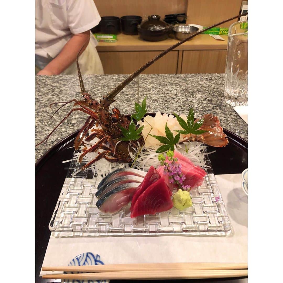 笹原優美さんのインスタグラム写真 - (笹原優美Instagram)「☆﻿ 昨夜、8月の優勝のお祝いをしていただきました😌🥇﻿ 日本料理『にわの』さんからお祝いで伊勢海老を頂きました。﻿ ありがとうございます✨﻿ ﻿ 2月頃から感染予防のため外食は控えていたのですが、﻿ 昨日は周りに人がいない環境で﻿ 久々にゆっくり安心してお食事ができました😊﻿ とっても美味しいお料理でした！！﻿ ﻿ 今後も沢山お祝いしていただけるように、﻿ 優勝狙って頑張ります😏🏆✨﻿ ☁️﻿ ☁️﻿ #祝勝会#日本料理にわの」10月25日 15時08分 - yumi_sasahara_official