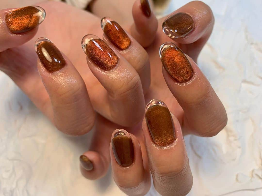 日下部愛菜さんのインスタグラム写真 - (日下部愛菜Instagram)「ブラウンにクリアかわいい😭🤎♡ . . . #newnail #ネイル #秋ネイル #マグネットネイル #ブラウンネイル」10月25日 15時16分 - aina_kusakabe