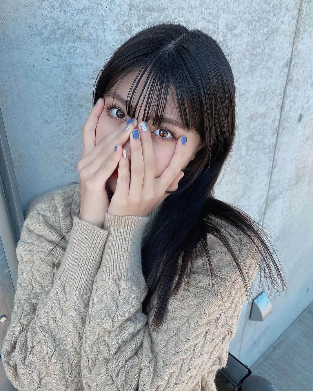 若林真帆のインスタグラム：「・﻿ ﻿ 最近はニット帽が好き💡﻿ (この投稿はしてないけど、、笑)﻿ ﻿ 👧🏻👧🏻﻿」