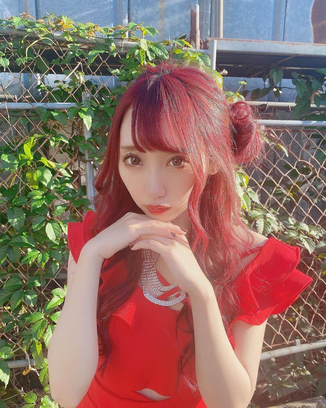 シイナナルミさんのインスタグラム写真 シイナナルミinstagram 赤髪 赤ドレス デザインが可愛いドレス えち 赤髪 Red Redhair カシスレッド チェリーレッド 赤ドレス キャバドレス カクテルドレス ドレス ドレスヘアアレンジ ヘアアレ