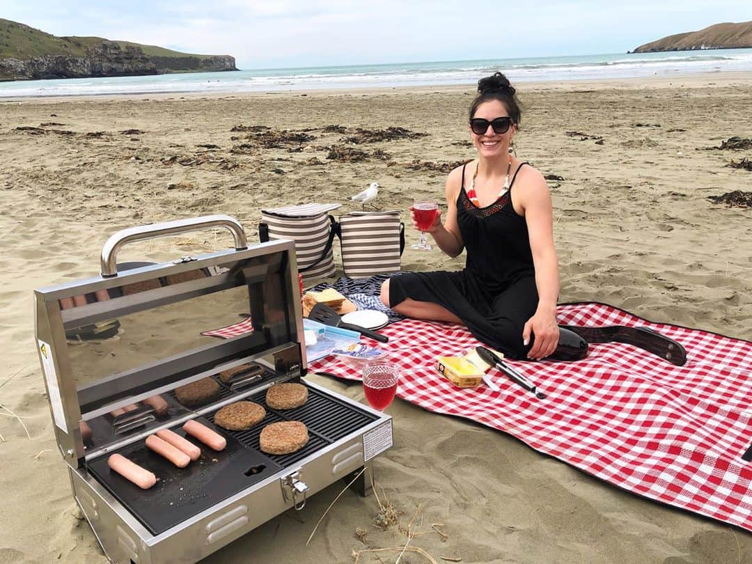 Sophie Pascoeさんのインスタグラム写真 - (Sophie PascoeInstagram)「Salty hair don’t care with this kind of Sunday set up❣️#okainsbay #relaxing #lunchspot #longweekendvibes」10月25日 15時57分 - sophpascoe1