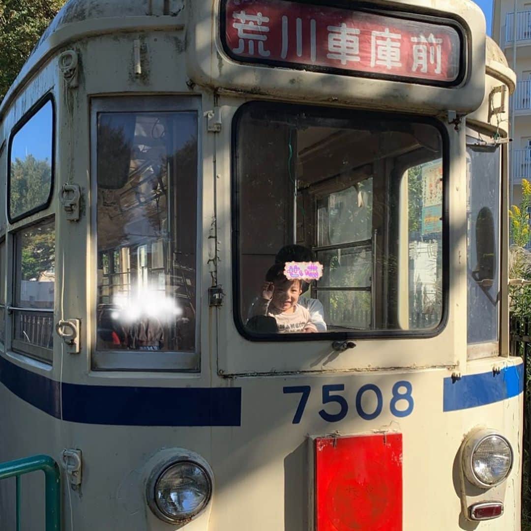 杉浦太陽さんのインスタグラム写真 - (杉浦太陽Instagram)「交通公園で、 乗り物天国！！  楽しかったねぇ〜(^^)  @sugiurataiyou_official  #交通公園 #大好きなものいっぱい #昔の電車 #昔のバス #大興奮」10月25日 16時13分 - sugiurataiyou_official