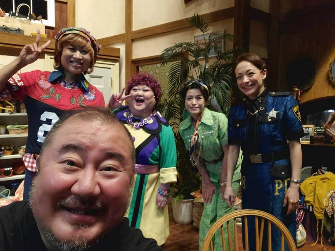 南海キャンディーズ【公式】のインスタグラム：「おかしな2人  東京千秋楽！！！ 皆さまー！！ありがとうございました！！！！！」