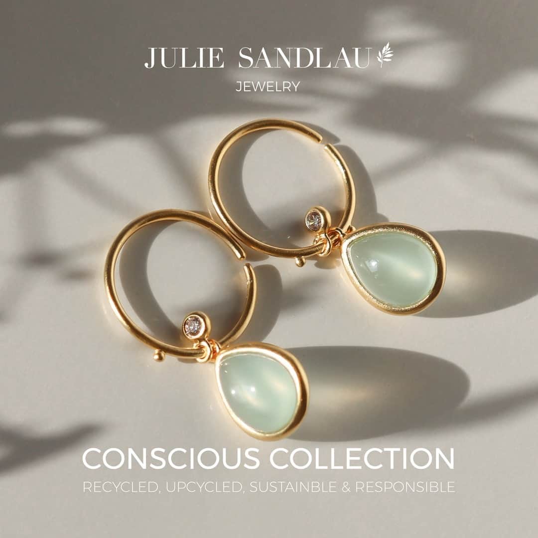 ジュリーサンドラゥさんのインスタグラム写真 - (ジュリーサンドラゥInstagram)「Conscious treasures ✨💫⠀⠀⠀⠀⠀⠀⠀⠀⠀ ⠀⠀⠀⠀⠀⠀⠀⠀⠀ ⠀⠀⠀⠀⠀⠀⠀⠀⠀ #juliesandlau #juliesandlaujewelry #jewelry #green #earrings #treasure #stock #gem #concious #collection」10月25日 16時30分 - juliesandlau