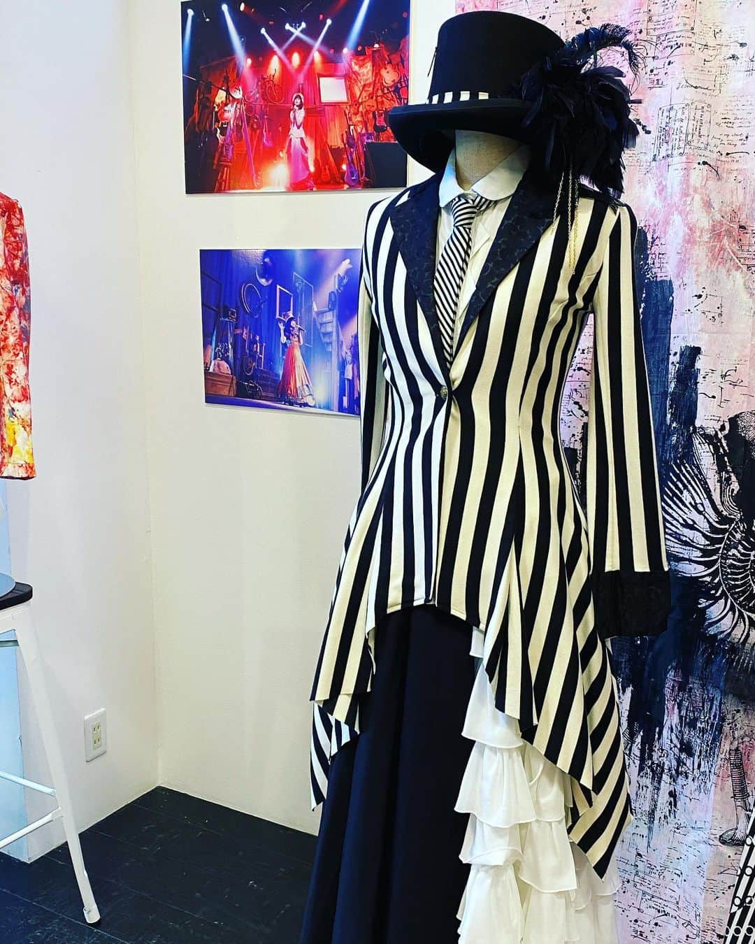石川智晶のインスタグラム：「#石川智晶衣装展」
