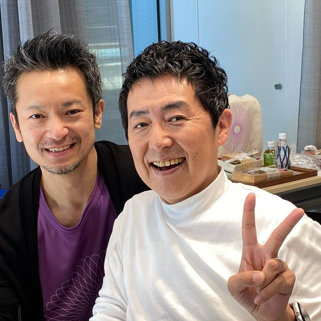 笠井信輔さんのインスタグラム写真 - (笠井信輔Instagram)「5分後17時から ジャパンキャンサーフォーラムのクロージングセッショントークショー始めます  ジャパンキャンサーフォーラムオンライン視聴で検索してください  後は写真の通りに従ってラベンダーリングの入り口から入ってくれれば見ることができます  どうぞよろしくお願いします  資生堂トップmakeアーティストの原田忠さんにヘアメイクしていただいた髪型で出演します」10月25日 16時56分 - shinsuke.kasai