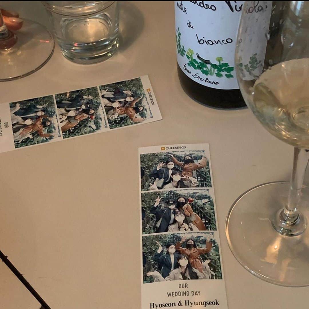 トキのインスタグラム：「우리 주말에 갑분촬 😎💓👍🏻👩‍👩‍👧🎈💟」