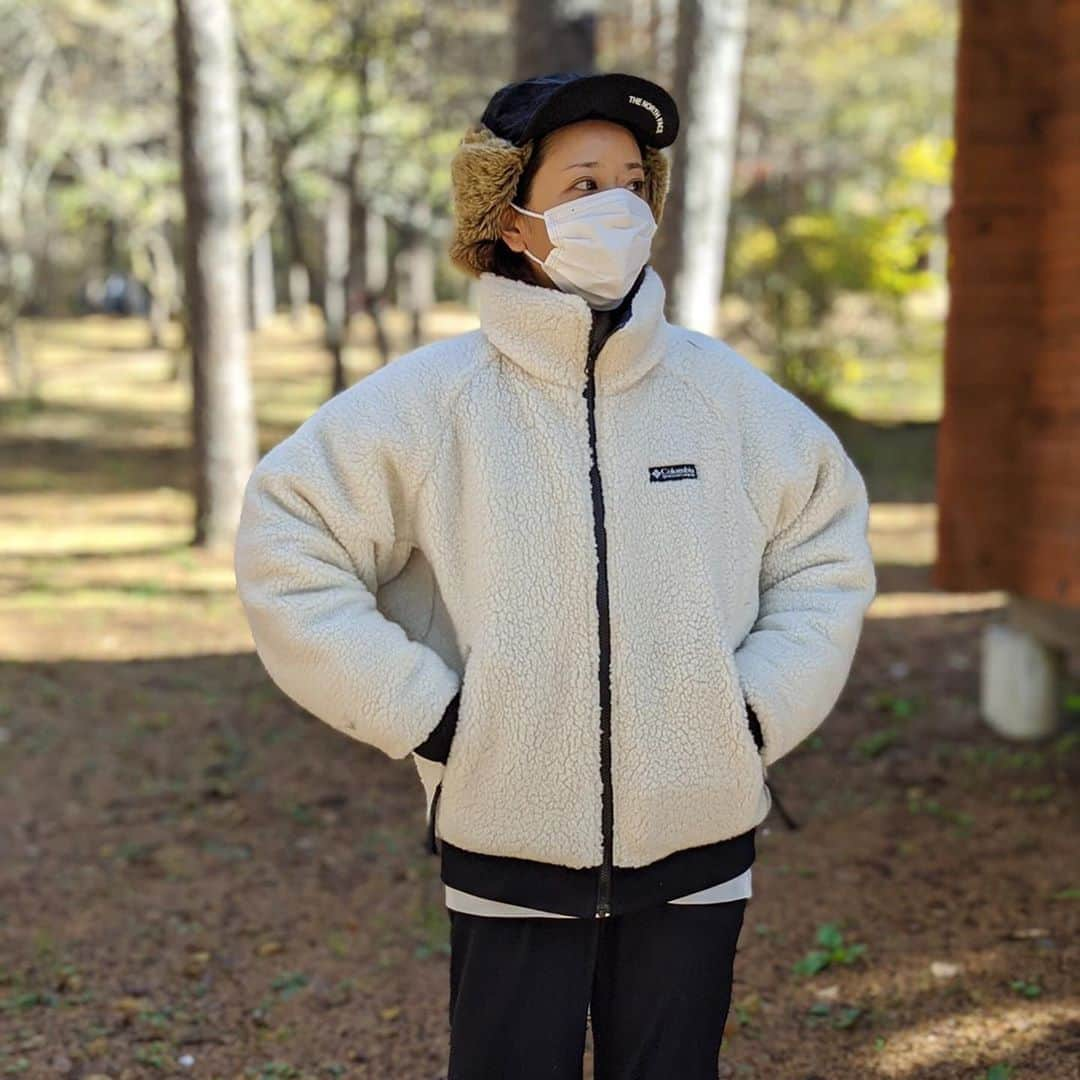 Aya（高本彩）さんのインスタグラム写真 - (Aya（高本彩）Instagram)「Reversible Fleece Jacket ❤︎ @columbia_jp × @atmos_japan   #もこもこ#リバーシブル#極寒でも耐えた#最強#朝一でえりえが撮ってくれた#うまい#photobyerie#columbia#atmoslab」10月25日 17時35分 - aya_dream04