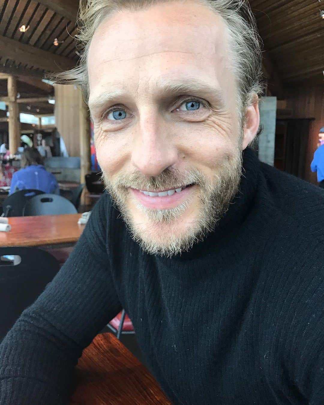 ジェニファー・エスポジートのインスタグラム：「My favorite picture of you. The kindness and the light of who you are is beyond evident here. We need more people in this world like you, my love. I’m glad you were born on this day. Happy Bitthday!!!! Love you baby.」