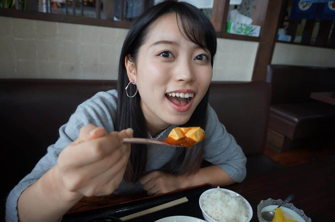 有坂菜恵子のインスタグラム：「強かった…強すぎた…  今日は待ちに待った菊花賞でしたね！✨ もちろん注目は無敗の三冠馬、コントレイル！🐎  いやぁ最後は接戦でしたが、不思議と私は、コントレイルが負けるはずがない！と思ってました😆✨ アリストテレスも強かったですが、ここで勝つのがさすがコントレイル！ 福永騎手、コントレイル、本当に本当におめでとうございます！！！🎉  え？私の結果ですか？ 3連複でコントレイル軸で、アリストテレス買ってたんですが、サトノフラッグを買い逃し…💦💦  単勝で数十円だけ勝ちました💰笑  もっともっと勉強・研究しよう… 私はいつ万馬券当てられるのか…🍃  天皇賞秋は勝つぞっっっ💪  よし、辛くて美味しいもの食べて忘れよ！😋 みなさんは今日どのように過ごしましたか？  #ミスコン #ミスコンファイナリスト #ミスキャン #ファイナリスト #同女 #同志社女子大学 #ミス同女 #ミス同志社女子 #女子大生 #からいもの好き #麻婆豆腐 #競馬 #菊花賞 #負けた #umajo#競馬好きな人と繋がりたい #美味しいもの好きな人と繋がりたい #女子大生コーデ #女子大生の日常 #大学生」