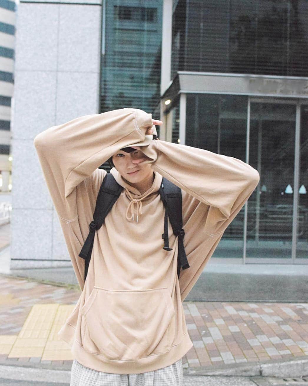 外山将平のインスタグラム：「日々の積み重ね。 大切ですよね^_^  photo by:key  #photooftheday#camera#portrait#model#外山将平#役者#俳優#今日の外山#ootd#Nikon#肌#美肌#一重 #写真#撮影#カメラ#ポートレート#ファインダー越しの私の世界#カメラ好きな人と繋がりたい#作品撮り#黒髪#シンプルコーデ#fashion#natural#ビッグシルエット#オーバーサイズ#ゆるコーデ#autumn#drmartens#マーチン男子」