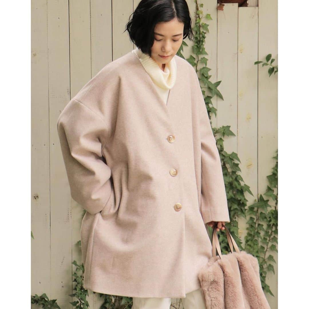 のインスタグラム：「･﻿ LBC ﻿ COLLECTION ﻿ ﻿ コクーンコート﻿ ￥8,990（税抜）﻿ ﻿ #lbc #lbcmarket #ライフスタイル #ライフ雑貨 #インテリア #インテリア雑貨 #ファッション #レディースファッション #家具 #シンプル #カジュアル #グリーン #ライブグッズ #enjoyhome #スタッフに感謝 #みんなに感謝 #新作 #newarrivals #坂井裕美 #@hiromin921」