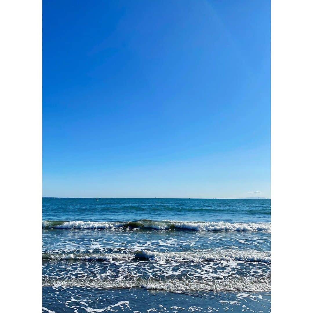 梶原凪のインスタグラム：「. 海見に行きたくて鎌倉に😊」