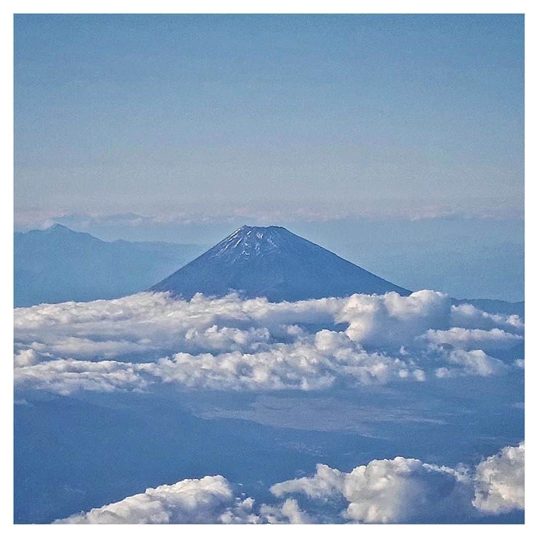 さだまさしさんのインスタグラム写真 - (さだまさしInstagram)「今日の富士山🗻 . #富士山 #さだまさし #sadamasashi」10月25日 17時59分 - sada_masashi