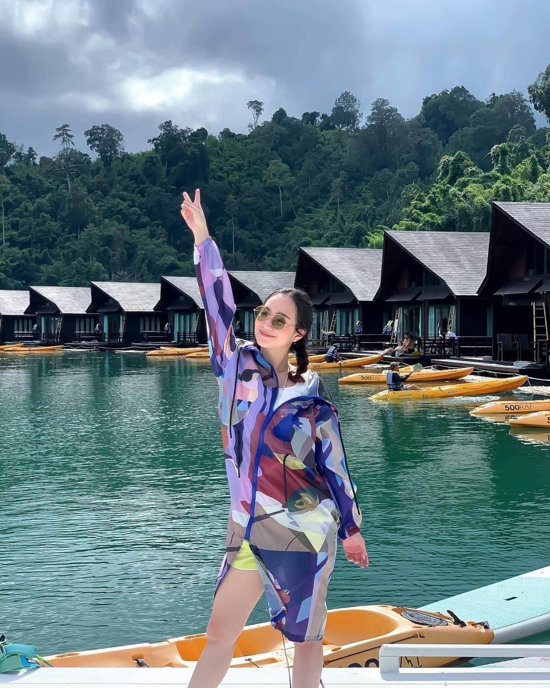 のインスタグラム：「คอนเซ็ปท์เค้าดีมาก #แพ500ไร่ #disconnecttoreconnect #no #wifi」