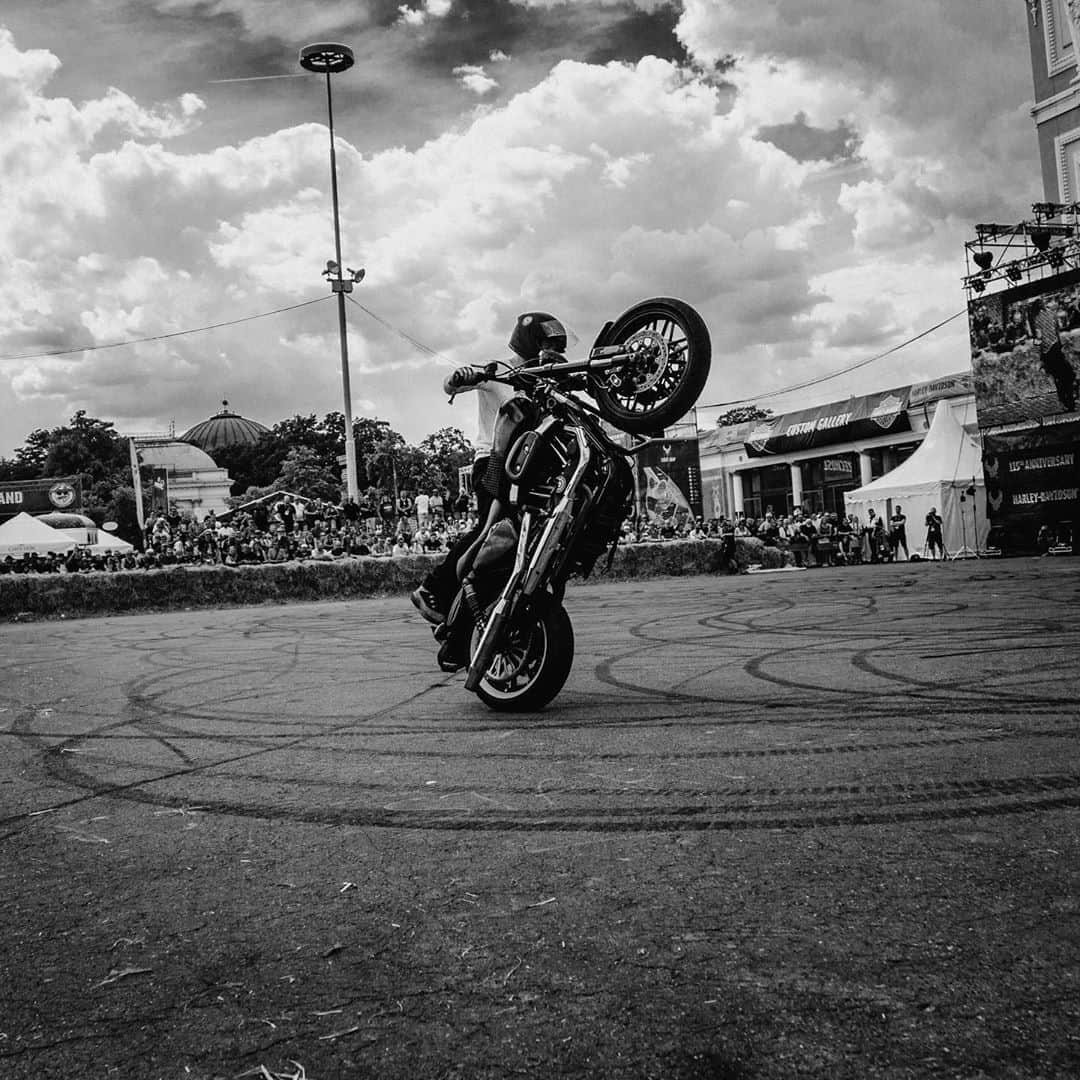 Harley-Davidson Japanさんのインスタグラム写真 - (Harley-Davidson JapanInstagram)「あの日の昂り。#ハーレー #harley #ハーレーダビッドソン #harleydavidson #バイク #bike #オートバイ #motorcycle #エクストリームライディング #extremeriding #スリル #thrills #思い出 #memory #2018 #自由 #freedom」10月25日 18時12分 - harleydavidsonjapan