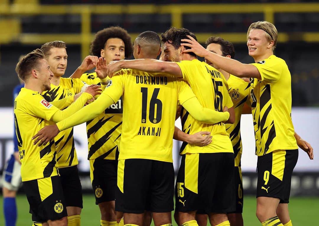 マルコ・ロイスのインスタグラム：「🖤💛 #derbysieger #bvb #team」