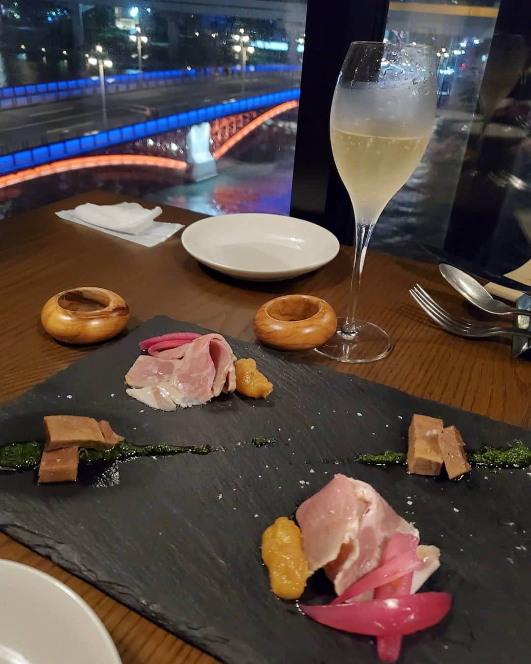 小谷津友里さんのインスタグラム写真 - (小谷津友里Instagram)「昨夜は @hayato.fr の店のイベントでフレンチのコースを食べたよ🇫🇷  ほっとする味付けなの🌿 素材の組み合わせのセンスも良いし どの料理も美味しかった🎵 4人で行ったんだけど、 4人全員がおいしいと感動してた✨  近いうちに表参道青山に店が出来るから オープンしたら行こうっと🌟  #フレンチ #コース料理 #こやゆりフード #モンブラン #浅草グルメ #asakusa #浅草食べ歩き #yummy #ポワレ #テリーヌ #ポルチーニ茸 #パッケリ #アペリティフ #シャンパン #インサラータ #ロティ #ブルーテ #女子会 #デート #dinner #france #🇫🇷」10月25日 18時27分 - yurikoyatsu