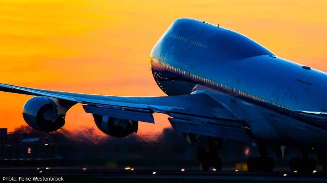 KLMオランダ航空さんのインスタグラム写真 - (KLMオランダ航空Instagram)「An ode to the 747! Thank you for being our Queen. 👑✈️ #KLM #747 #Boeing747 #Queen  📸 by Martijn de Heer, Hans Hagebout, Andres Bolkenbaas, Mark Wagtendonk, Jelle Harberts, Andres Bolkenbaas, Feike Westenbroek, Daan van der Heijden, Martijn de Heer, Rutger Smulders.」10月25日 18時34分 - klm